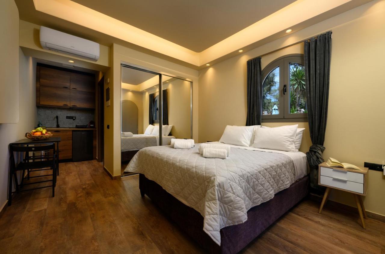 Seven Keys Luxury Suites Ahílio Kültér fotó