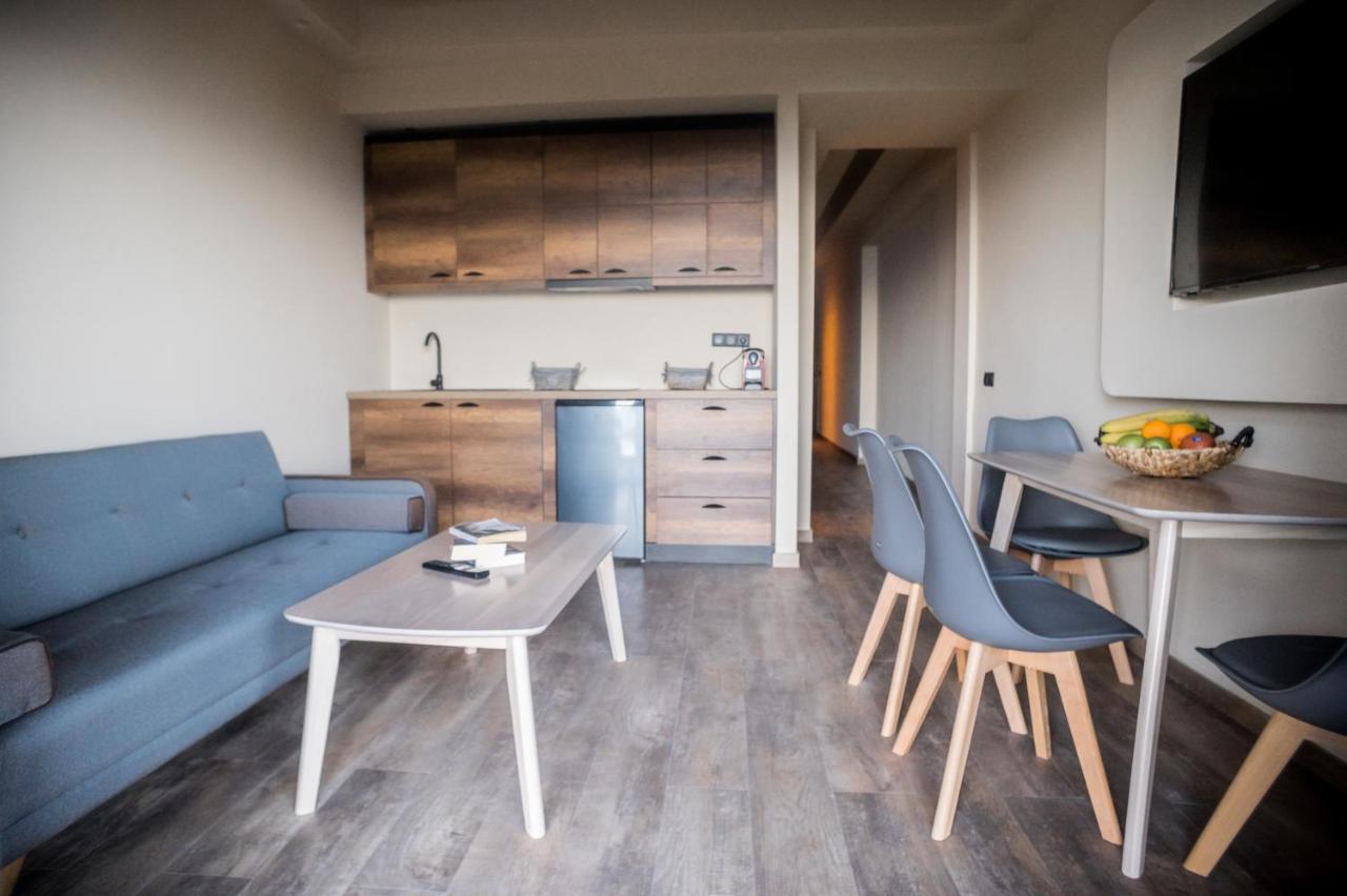 Seven Keys Luxury Suites Ahílio Kültér fotó