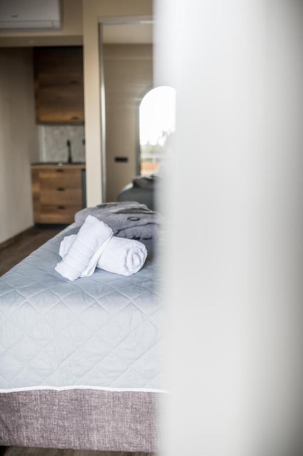 Seven Keys Luxury Suites Ahílio Kültér fotó