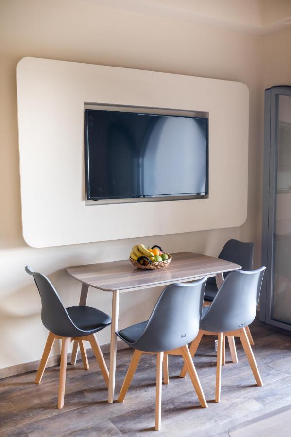 Seven Keys Luxury Suites Ahílio Kültér fotó
